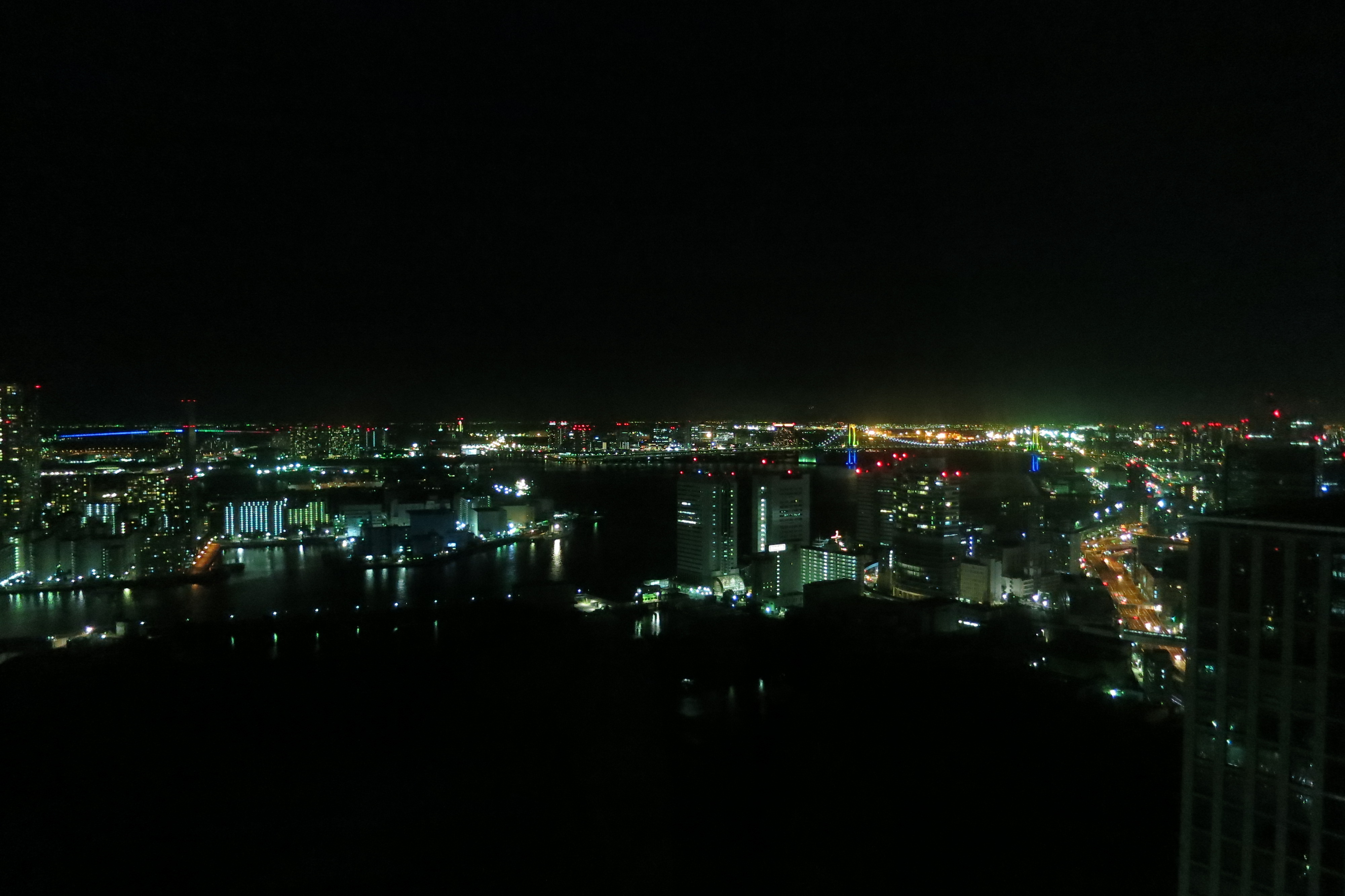 コンラッド東京 ベイビュースイートツインから見た夜景 コンラッド東京 ベイビュースイートツイン 宿泊記